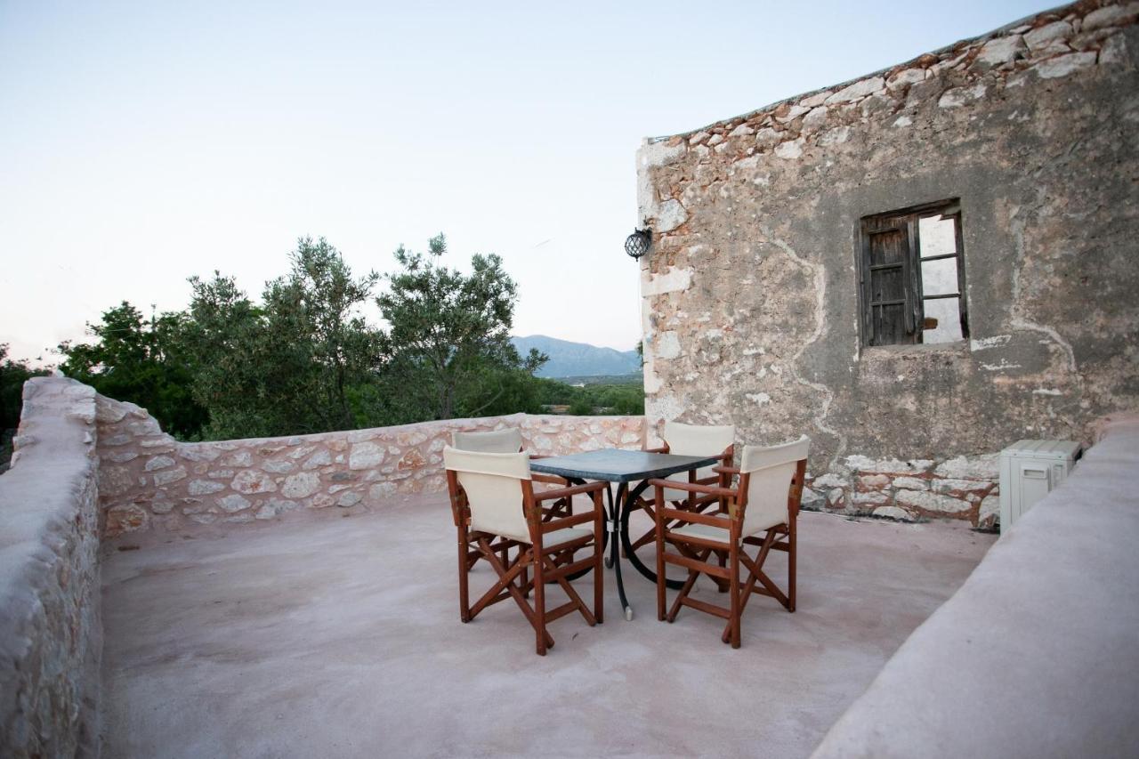 Charouda Country House Villa Pyrgos Dirou ภายนอก รูปภาพ